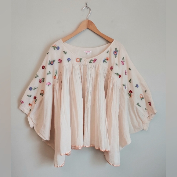 Johnny Was Tops - Johnny Was Embroidered Flower Flowy Blouse Size Medium Large Cream